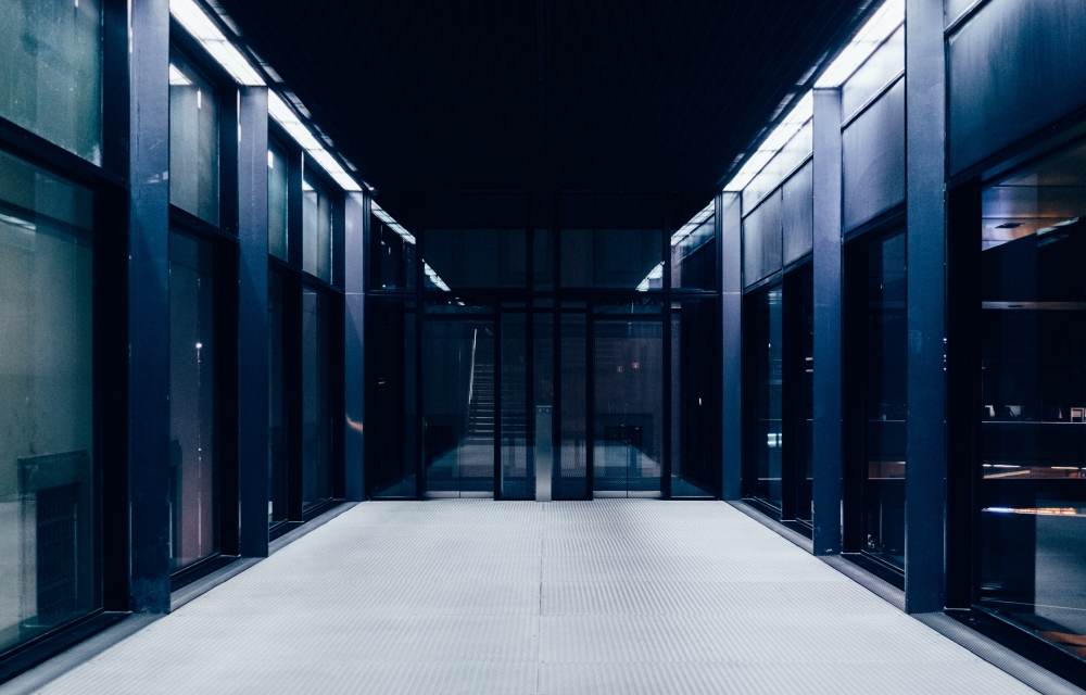 The negative effects of low-cost servers in web development
